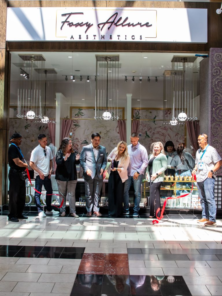 RibbonCuttingFoxyAllure 1934