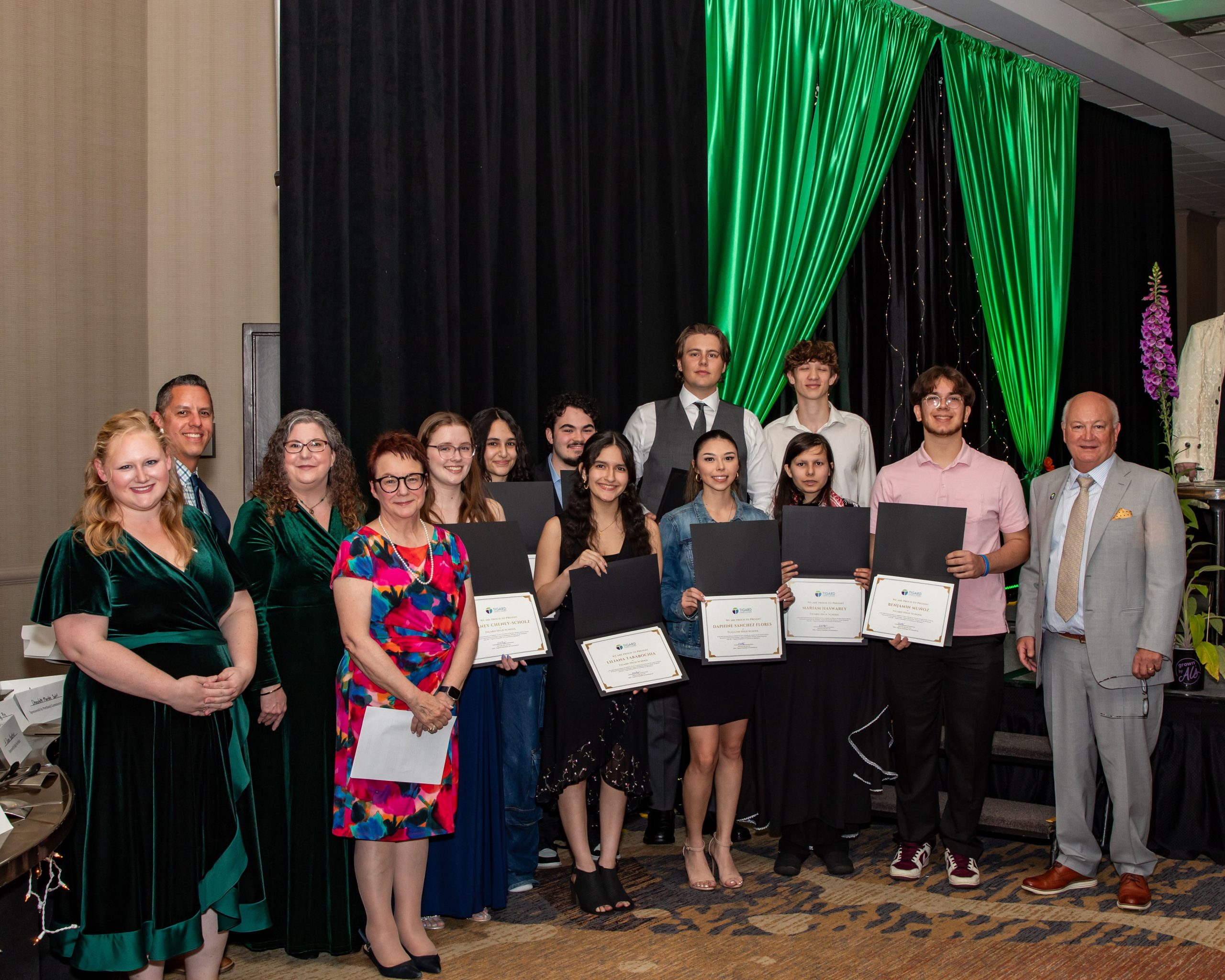 ShiningStars2024 TigardChamber 3459 scaled